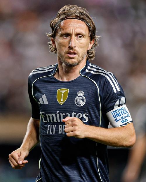 镜报：斯洛特将在48小时内与萨拉赫会面，决定后者未来走向