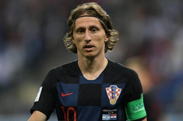 上海足协祝贺海港三连冠：上海足球史上已留下你们浓重的一笔